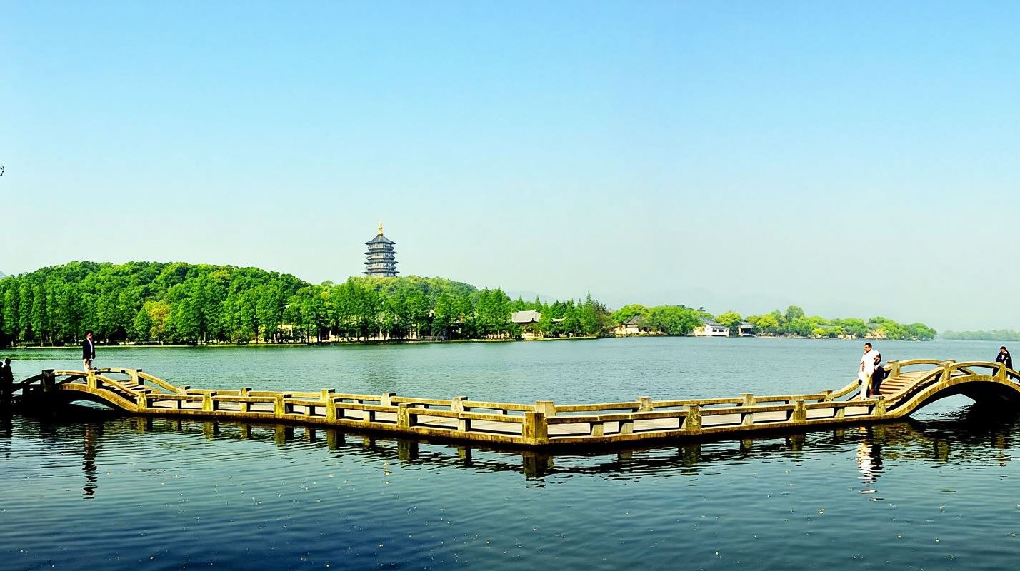 Autobus business|Guida in inglese opzionale|Partenza da Hangzhou, Lago dell'Ovest di Hangzhou, Pagoda Leifeng e Via Hefang