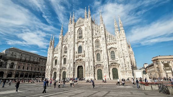 Elevated Ecstasy: Duomo Discovery & Rooftop Marvels!