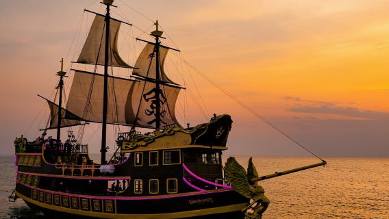 ️Black Pearl Pirate Ship one-day tour|Free Banana Boat + Treasure Hunt|Pirate themed meal|City pickup
