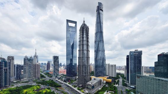 Classic Sightseeing 1-day Tour: Shanghai Tower + Shanghai Jade Buddha Temple + Yu Garden & City God Temple + The Bund + Huangpu River Night Cruise