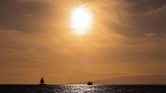 Oahu: crociera al tramonto con bevande analcoliche a Waikiki