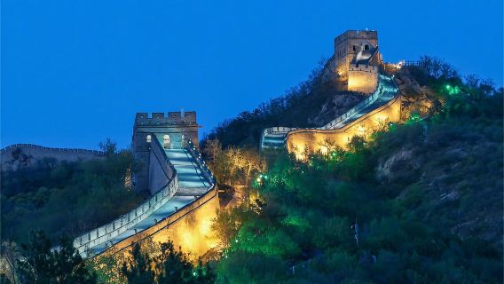Tur Malam Tembok Besar Badaling + Pertunjukan Cahaya + Pertunjukan