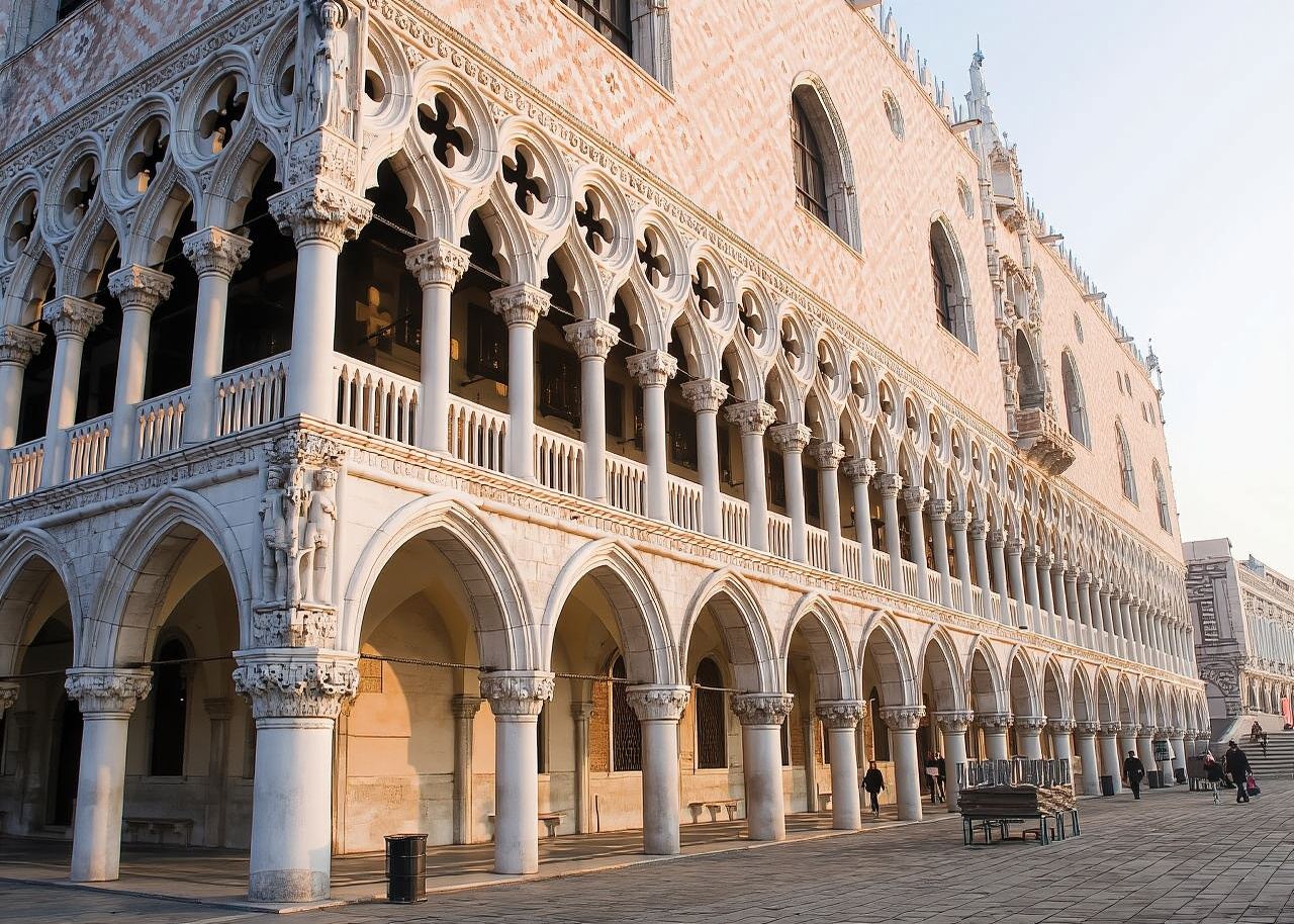 Esplora il Palazzo Ducale: Scala d'Oro, Ponte, Prigioni