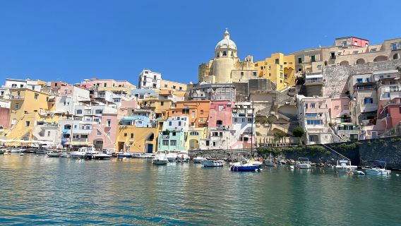Procida: Boat Tour around the island