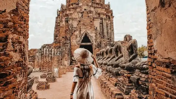 曼谷大城府一日遊邦芭茵夏宮+柴瓦塔那蘭寺+瑪哈泰寺樹抱佛