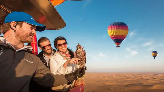 【杜拜沙漠熱氣球官方直籤】沙漠熱氣球|高空看日出|飯店接送|早餐|獵鷹|騎駱駝|飛行證書-多組合可選