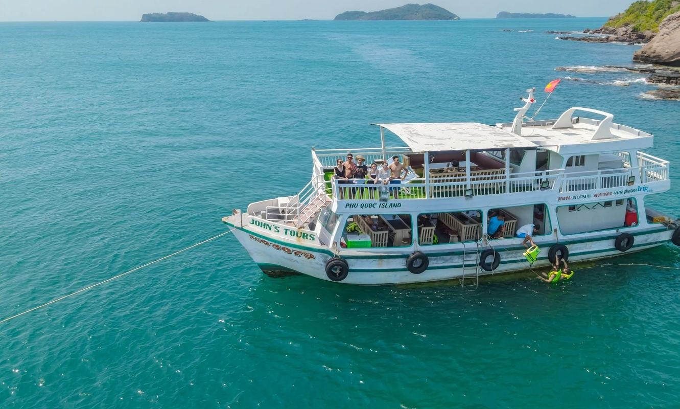 Phu Quoc Island Squid Night Fishing + Sunset Dinner Half-Day Tour [Hotel Transfer + Boat Cruise + Dinner]