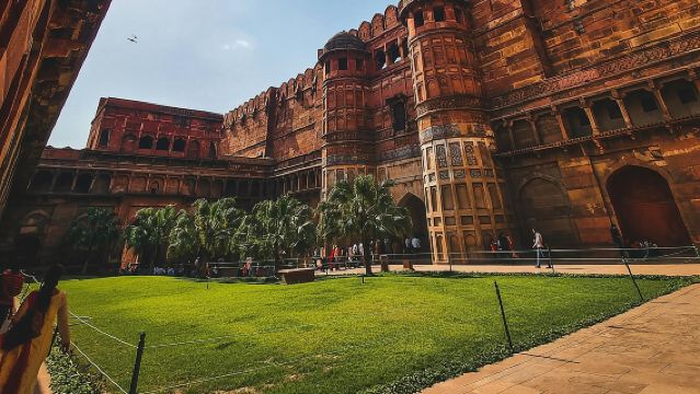 ทริป 1 วันไปทัชมาฮาล อากรา จากบังกาลอร์ รวมตั๋วเครื่องบินไป-กลับแบบเชิงพาณิชย์