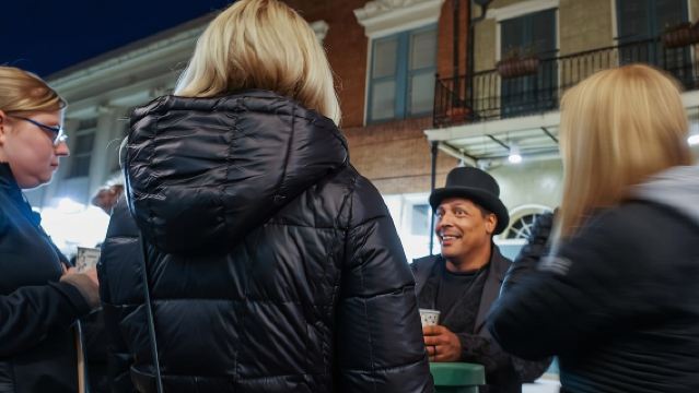 Crawl New Orleans: Haunted Pub Crawl & Ghost Tour Experience