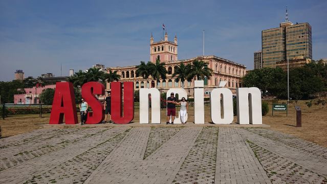 ทัวร์เดินชมเมืองกับคนท้องถิ่นในอาซุนซิออน "แม่แห่งเมือง"