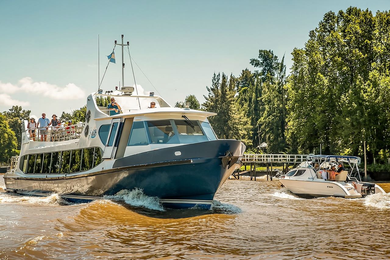 Tigre: Premium boat sailing to Puerto Madero