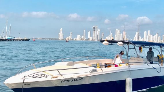 Cartagena: Crucero al atardecer con barra libre y fiesta de bares posterior