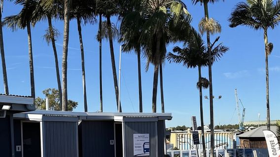 TANGALOOMA: SHUTTLE VON HOLT ST WHARF NACH GOLD COAST