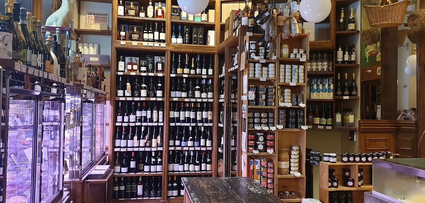 Comptoir de la Gastronomie - century-old foie gras hotspot in Paris, France - restaurant reservation service