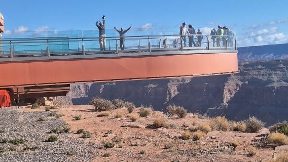 Laughlin: Grand Canyon West Tour w/Skywalk and Lunch