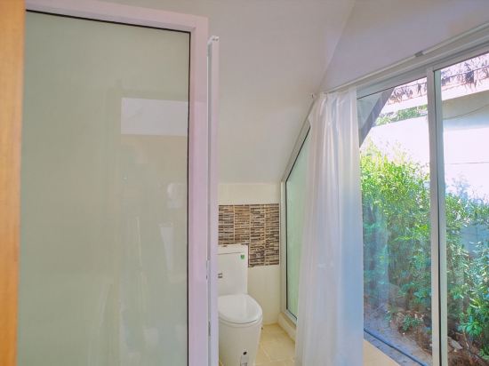 @ Samui Haus Room Type - Family Suite Seaview with Jacuzzi