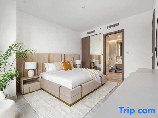 Modern 1BR Apartment with Burj Khalifa View