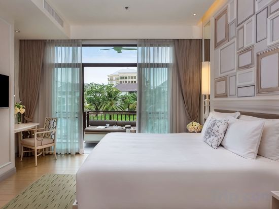 U Sathorn Room Type - Premium Deluxe Garden
