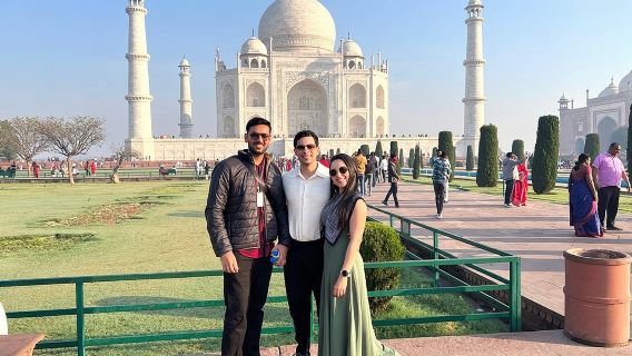 Sunrise Taj Mahal and Agra Fort Tour from Delhi by Car