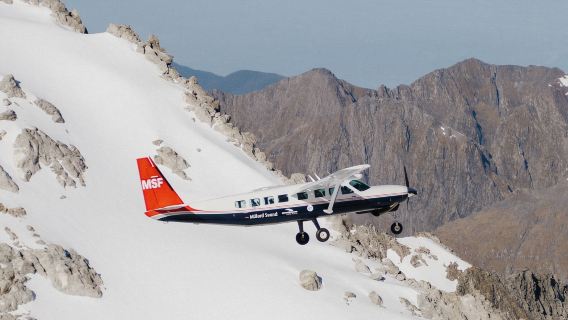 Volo panoramico in piccolo aereo da Milford Sound a Quilpie nell'Isola del Sud della Nuova Zelanda (sola andata) con trasferimento incluso