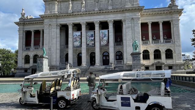 TukTuk tour through historic Antwerp of 1.5 hours