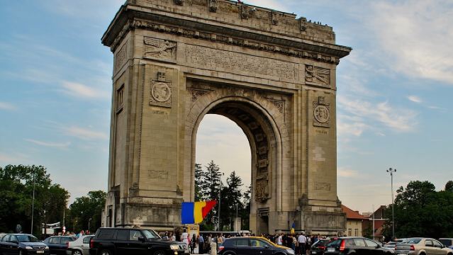 Private Guided Panoramic Tour in Bucharest by Car