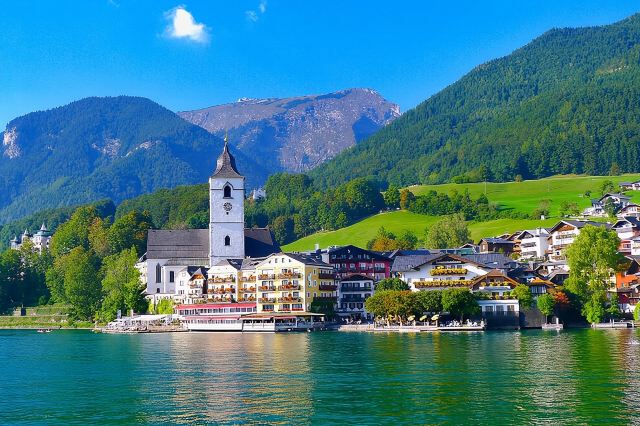 奧地利湖區小鎮一日遊：超美哈爾施塔特湖、聖吉爾根與沃爾夫岡湖