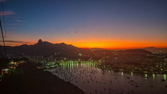 Sonnenuntergang in Rio de Janeiro mit dem Jeep