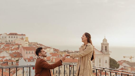 Lisbon: Private Photo Shoot with a Professional Photographer