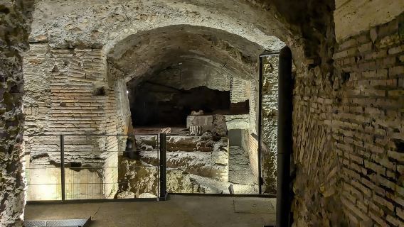 โรม: ทัวร์ชมสถานีรถไฟใต้ดินนาโวนาและสนามกีฬาโดมิเชียนพร้อมไกด์