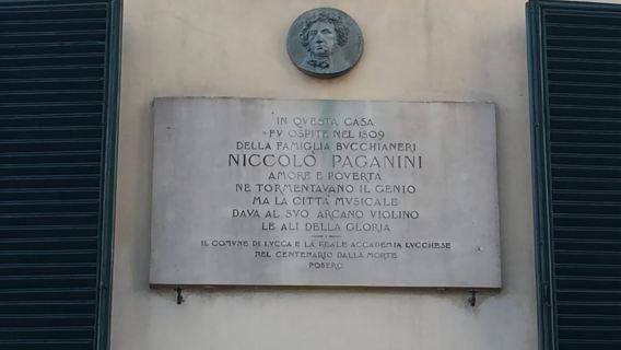 Lucca: tour musicale a piedi con visita al Museo Puccini