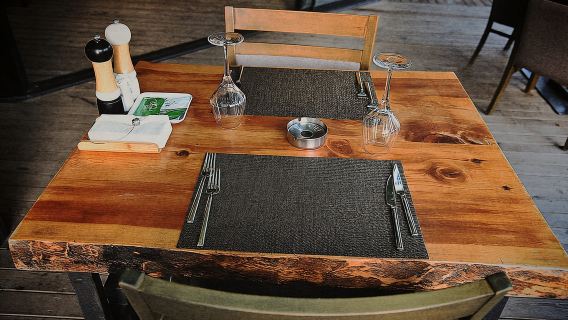 アランヤ：眺望付きテーブル予約と宿・ホテル送迎