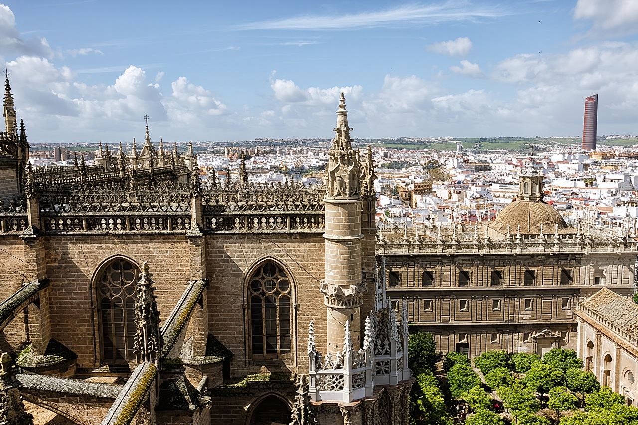 Tour di mezza giornata alla Cattedrale di Siviglia e alla Giralda in Spagna|include biglietto d'ingresso con prenotazione + guida professionale