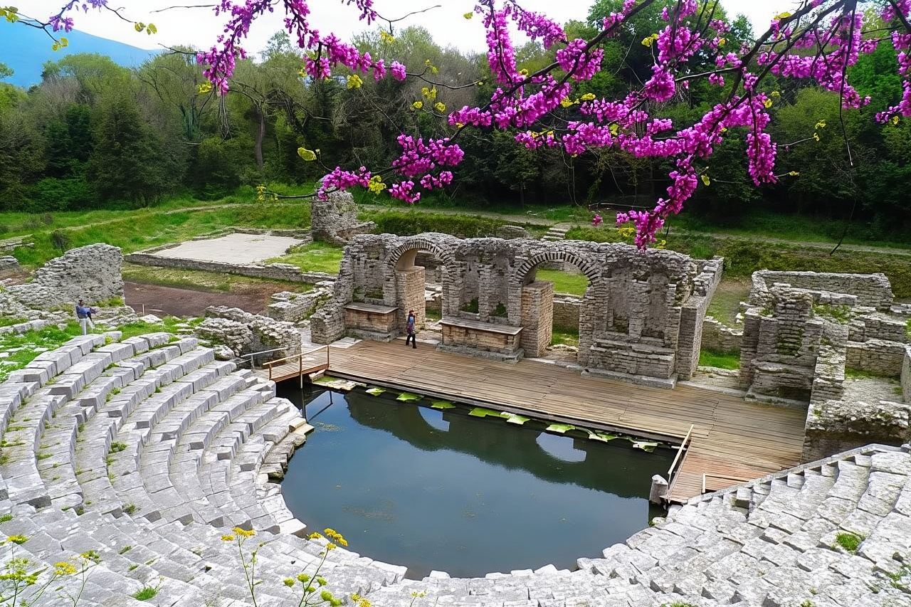 Butrint, Ksamil, Ojo Azul, Castillo de Lekuresi. Excursión de un día a todo el lugar.