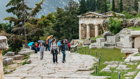 Delphi and Arachova Full-Day Trip from Athens with Audio Guide