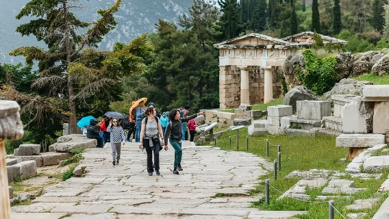 Depuis Athènes : Excursion d'une journée en petit groupe à Delphes, son musée et Arachova