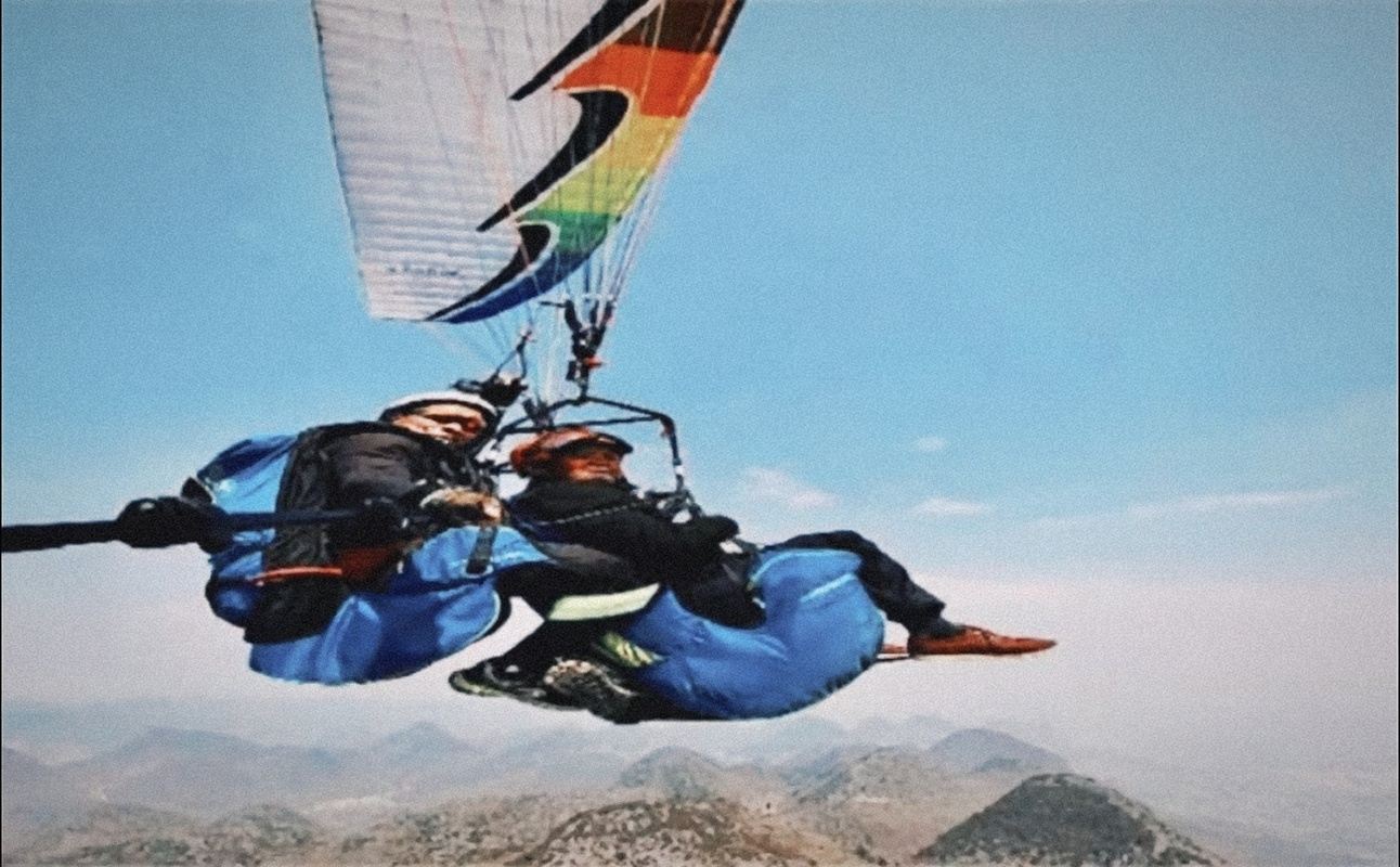 興義市龍蔭山滑翔運動體驗基地滑翔傘飛行體驗【雙基地起飛可選+多線路可選+自選飛行高度/時長】