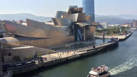 Bilbao, Guggenheim en Gaztelugatxe vanaf San Sebastian