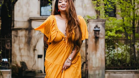 Bucharest: Essential Photo Session in the Charming Streets