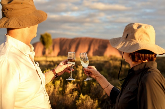 Từ Ayers Rock Resort: Bữa tối BBQ ngắm hoàng hôn tại Uluru