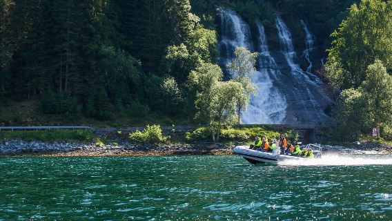 Olden: Nordfjord-RIB-Bootstour