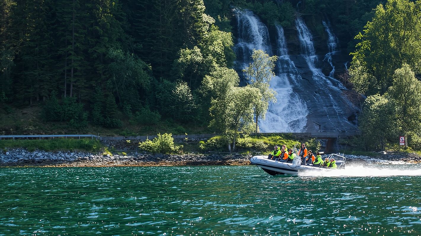 Olden: Nordfjord RIB Boat Tour