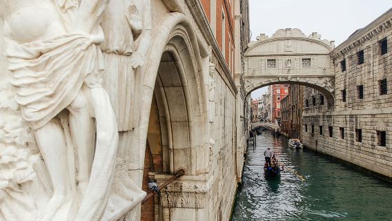 Venice: Doges Palace, Prison, and Secret Passageways Tour