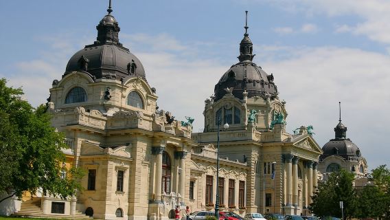 Exploring Fisherman's Bastion and City Park: Fisherman's Bastion + Matthias + City Park