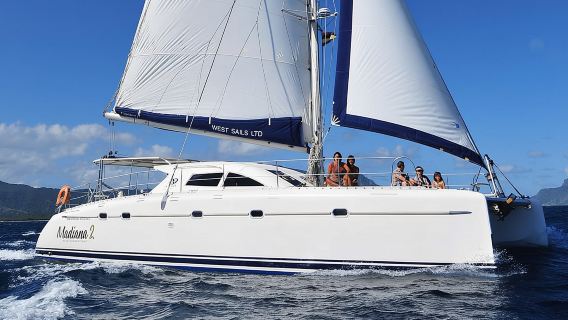 Segelkatamaran-Kreuzfahrten