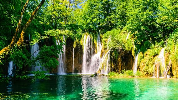 Tour tham quan trọn ngày Công viên quốc gia Hồ Plitvice từ Zadar