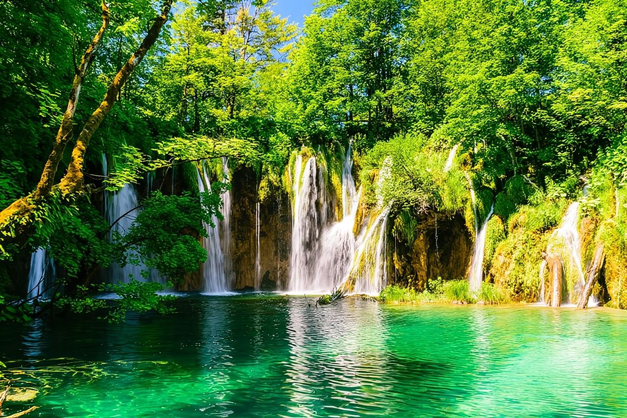 Tour di un giorno intero al Parco nazionale dei laghi di Plitvice da Zara