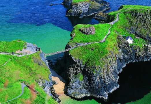 Giants Causeway, Rope Bridge, Carrickfergus Castle and Dark Hedges Tour