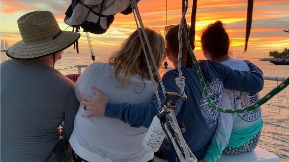 Paseo en velero al atardecer en Key West con bebidas incluidas