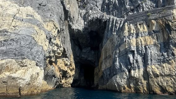 Экскурсия на лодке по Чинкве-Терре: Специя, Портовенере и скрытые жемчужины